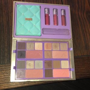 Tarts away oui go palette